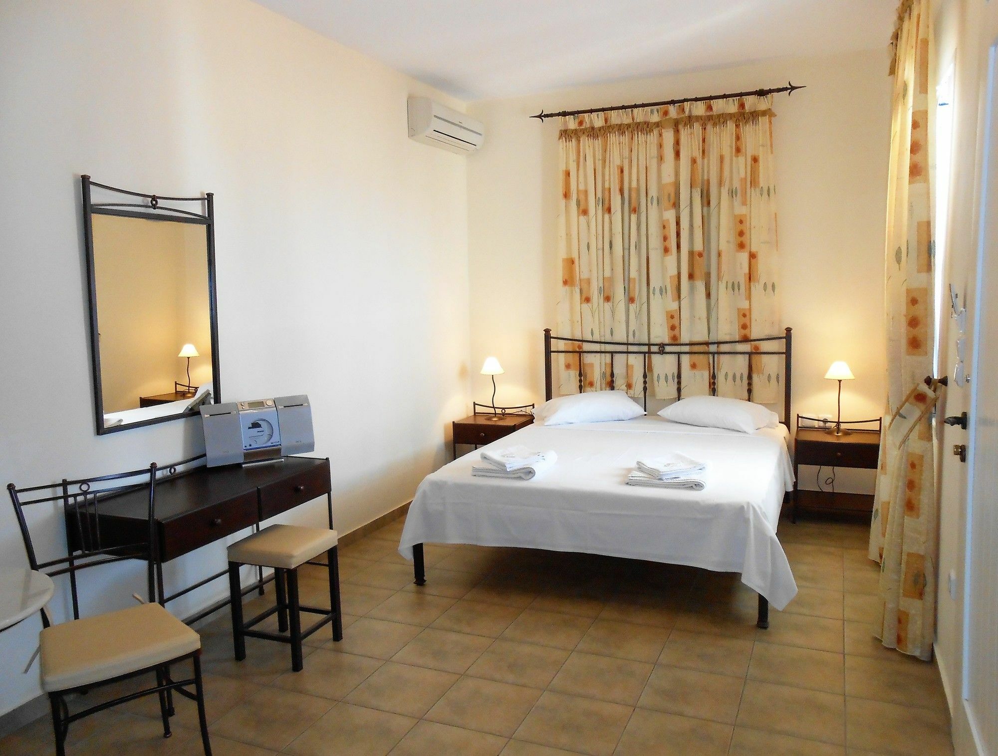 Livanios Studios Adamantas  Ngoại thất bức ảnh